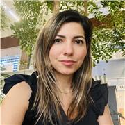 Maestro virtual en áreas como psicología o educación